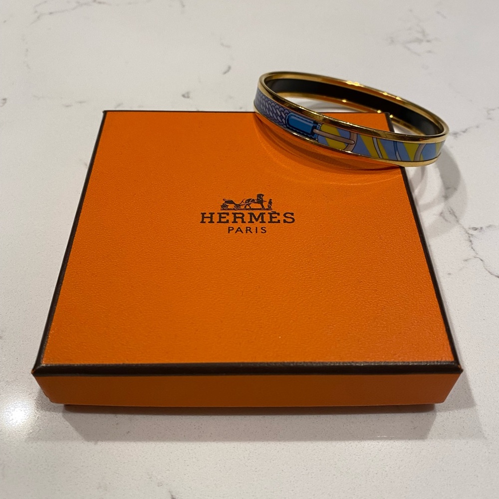 Fabulous Hermès bangle- size about 2.5 inches